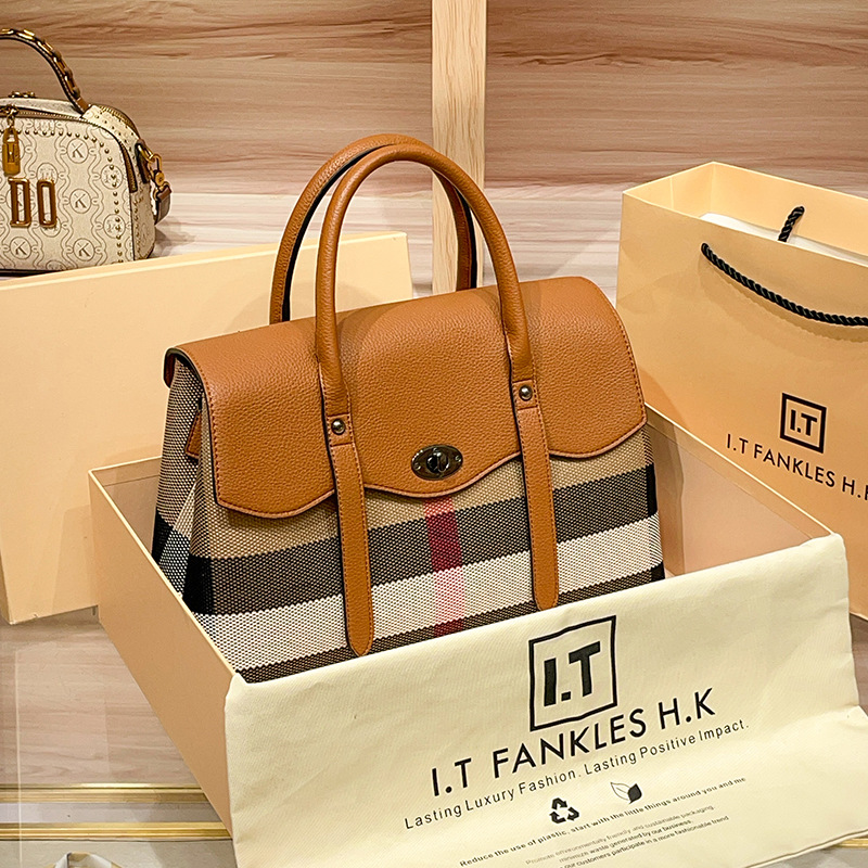 Túi tote nữ họa tiết kẻ sọc phong cách Hồng Kông, quai xách tay và đeo chéo, dung tích lớn — màu nâu