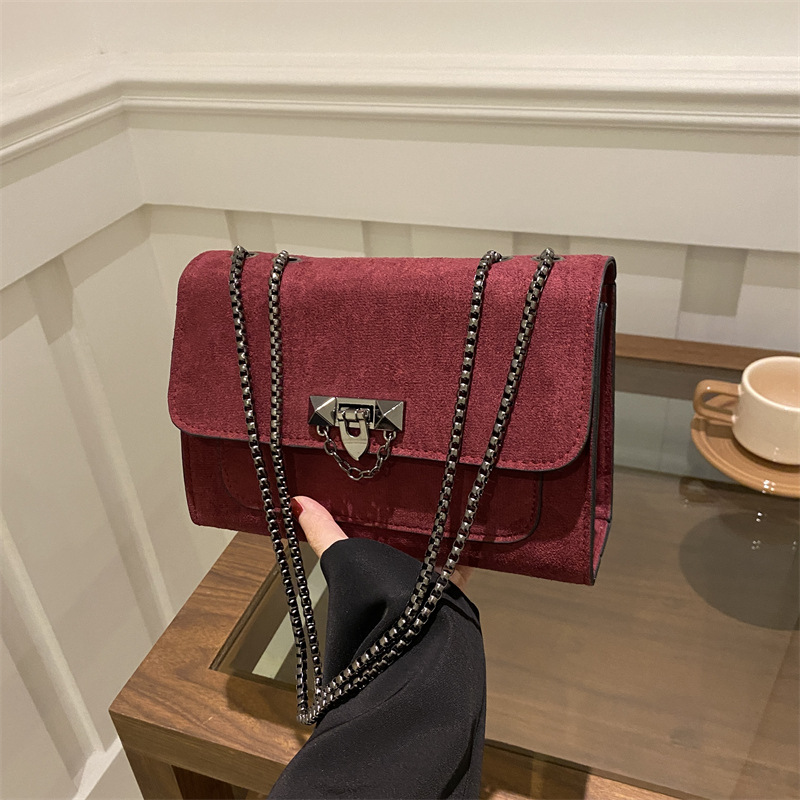 Moda simple coreana bolso pequeño para mujeres 2024 invierno nuevo mochila de hombro esmerilado personalidad popular bolso de brazo