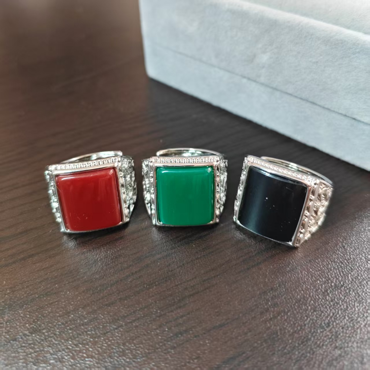 跨境方形复古祖母绿男戒经典饰品镶黑曜石地摊货源开口扳指环批发