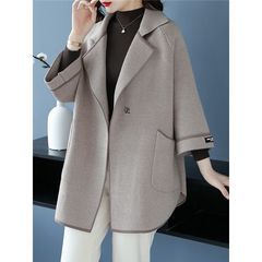 お母さんの春の服の中の長いタイプのコートの中年の大きいサイズの女性の秋冬の韓国版のセーターのゆったりしているカーディガンの春と秋の洋風の上着