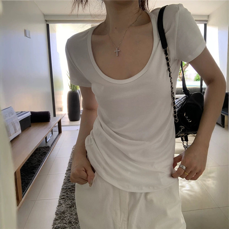 White versatile U-neck short-sleeve T-shirt for women, new summer style, slim-fit, regular shoulder base shirt, black top White versatile U-neck short-sleeve T-shirt for women, new summer style, slim-fit, regular shoulder base shirt, black top