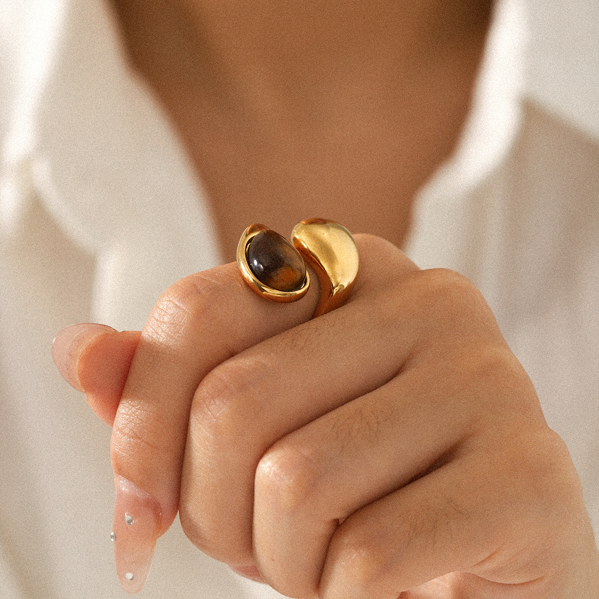 跨境手饰水滴形不锈钢镶嵌虎眼石戒指不掉色开口戒指女高级感指环