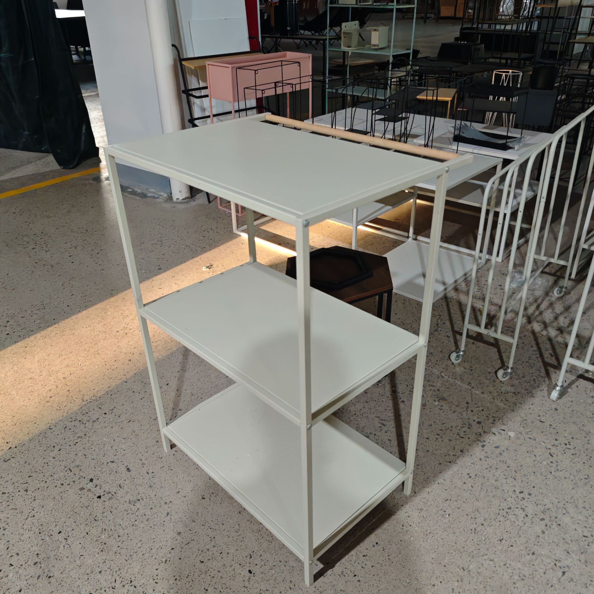 Nuevo estilo nórdico de tres pisos de oficina móvil estante de almacenamiento de habitaciones domésticas estante de exhibición de almacenamiento de acabado de estante de almacenamiento