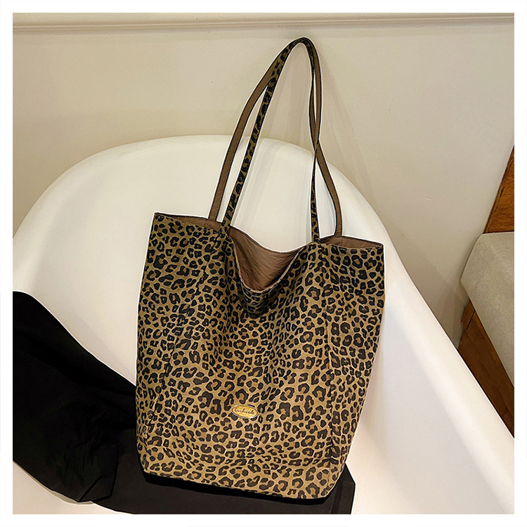 Doppelseitige Canvas-Tragetasche mit Leopardenmuster, große Kapazität, Damen-Umhängetasche im College-Stil, lässige Handtasche im City-Stil, Pendler-Tasche – Detail 30