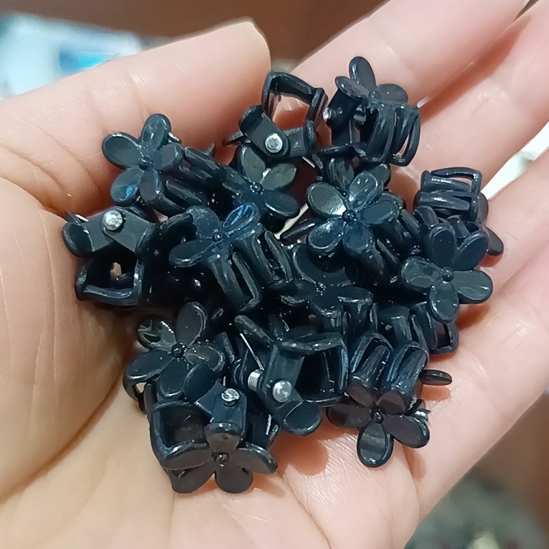 1.5cm 검정색 꽃 1개