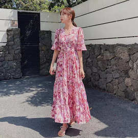 跨境碎花连衣裙女2026夏新款高腰显瘦V领度假沙滩雪纺印花长裙
