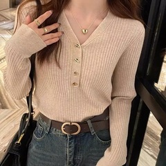 高级感V领针织打底衫女秋冬2025春季坑条洋气软糯毛衣ins内搭上衣