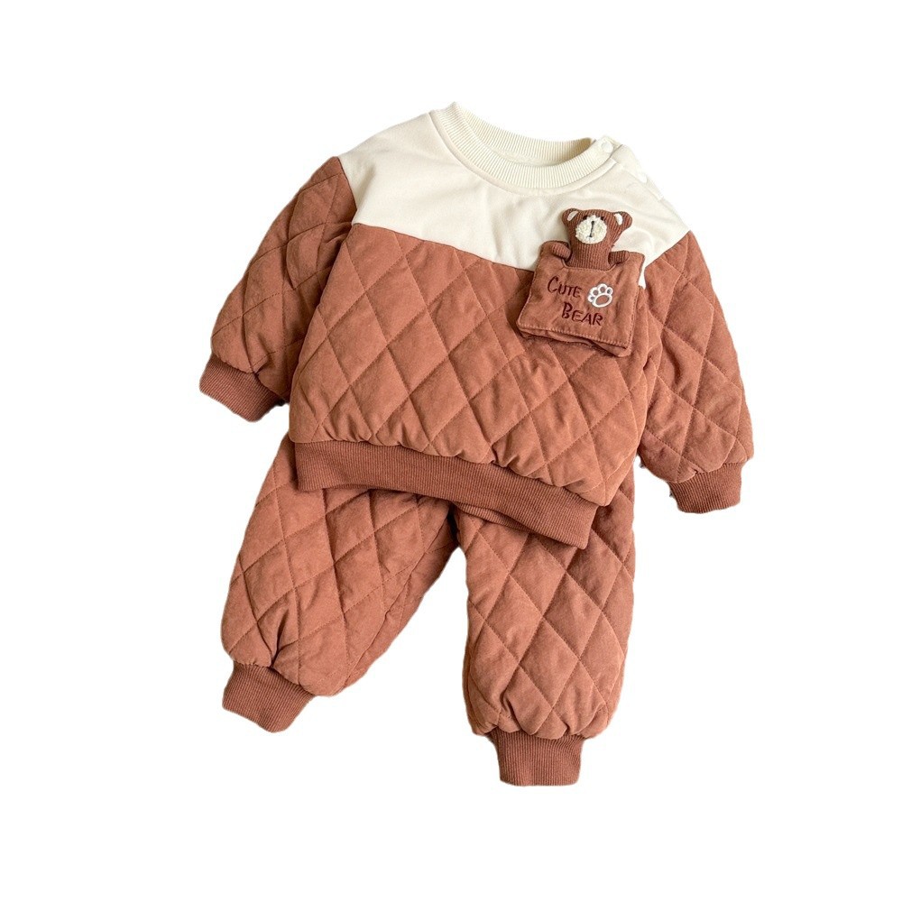 2024 nuevo bolsillo de oso de dibujos animados de estilo occidental de bebé de invierno grueso cálido cómodo y suave traje de salida de bebé