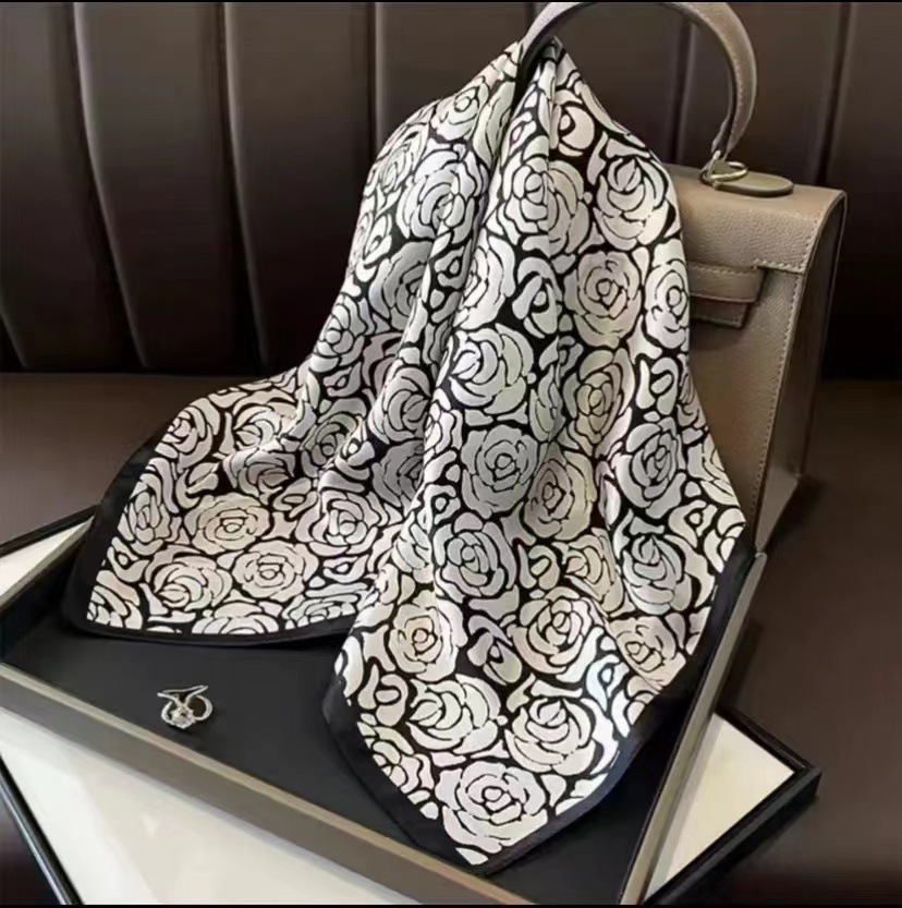 2025 primavera y otoño diadema femenina todo fósforo Baotou coreano desierto pequeño cuadrado bufanda de seda bufanda francesa con camisa verano