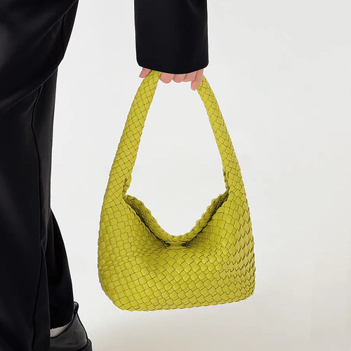 Handwoven bags 2023 new summer small bags armpit bags crossbody niche light luxury women's bags portable mother-in-law bag