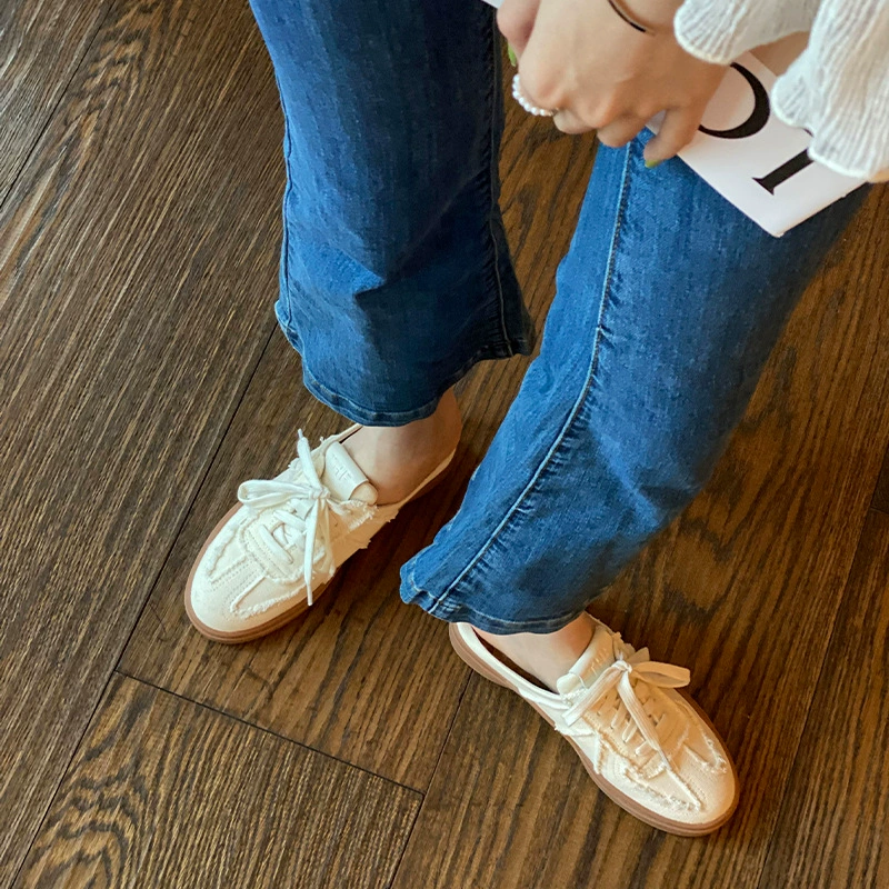 Балетные туфли с плоской подошвой Baotou Half Drag Little White Shoes Female Retro Wearing Moral Training Shoes One Passing Lazy Commuters Casual Canvas Shoes