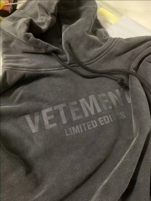 V118 flash gray print