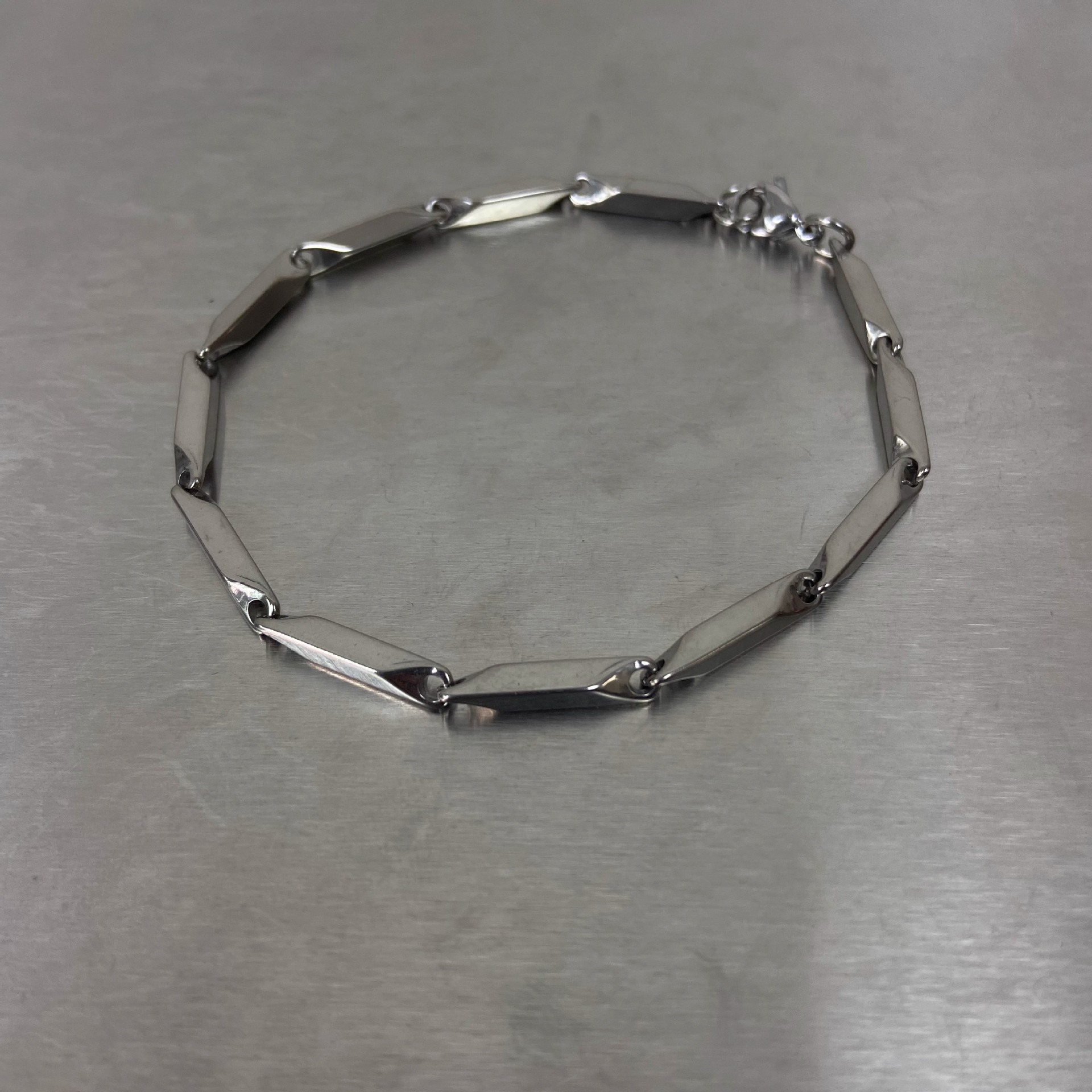 Diamond shaped bracelet 17cm