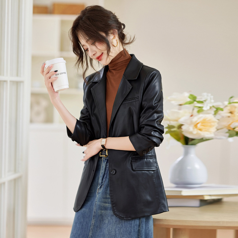 Genuine Leather Jacket for Women with High-End Design, Elegant and Age-Reducing, Made of Haining Genuine Leather, Small Blazer Style, Biker Sheepskin Jacket