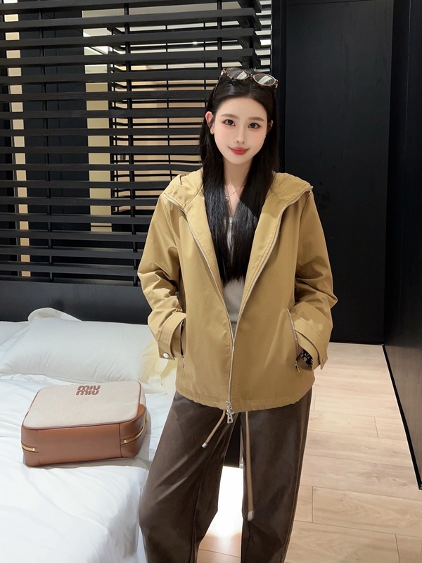 高版本【深圳南油】CD小蜜蜂老花内里夹克外套小风衣设计老钱风|undefined