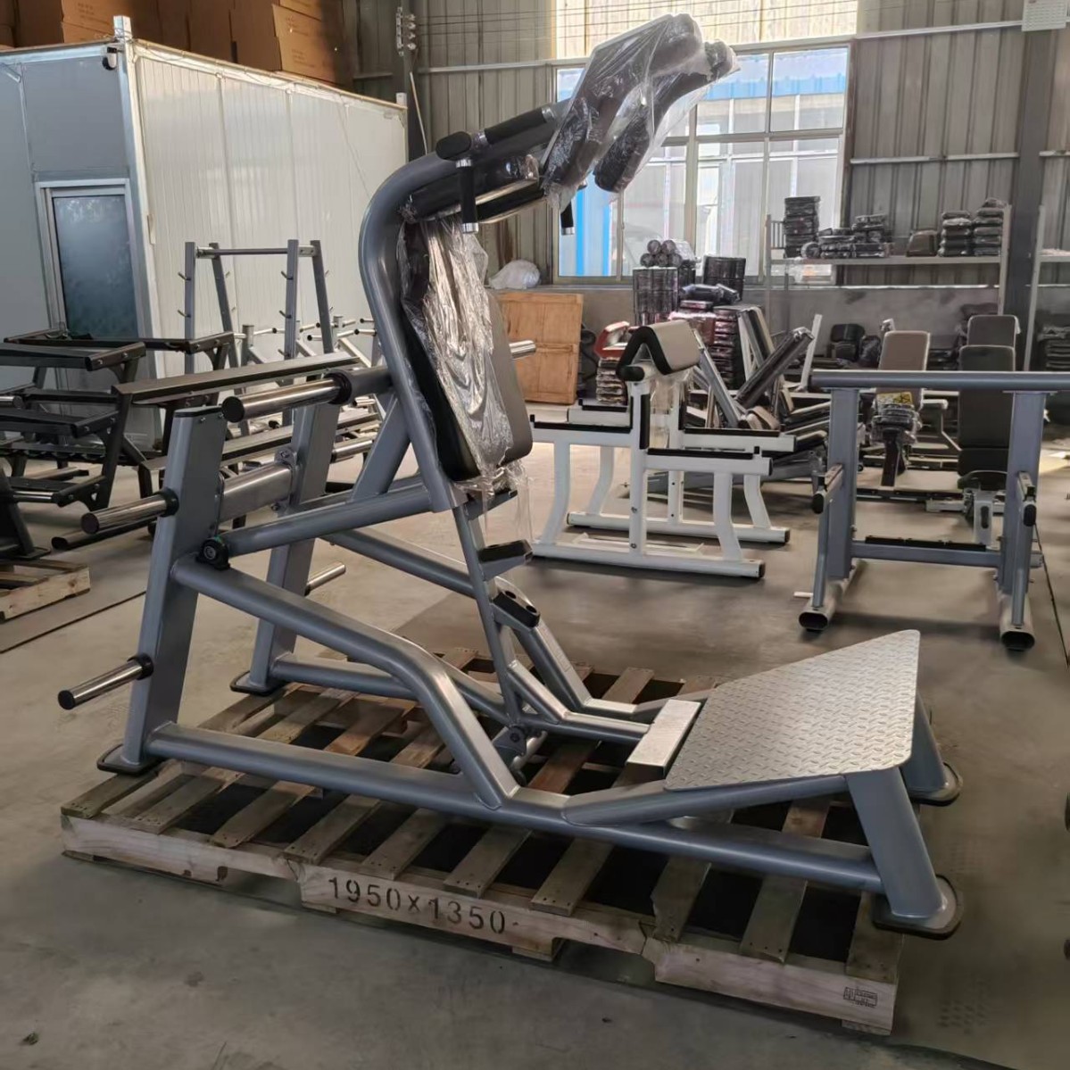 Gimnasio Lijian cuatro o cinco personas estacionamiento tamaño pequeño pájaro pórtico Smith multifunción capacidad equipo de entrenamiento integral