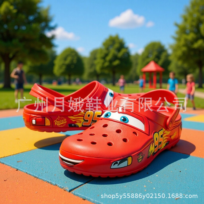 95 Mcqueen Collaboration Clogs for Men and Women, Closed-Toe Beach Shoes, Eva Non-Slip Shoes for Men, Women, and Children, with Logo