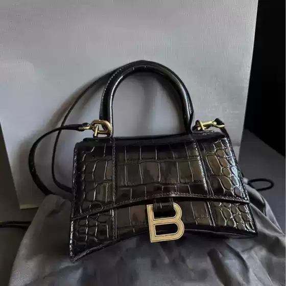 B Brand Hourglass Bag for Women 2026 Spring/Summer New Model High-End Niche Baguette Underarm Bag Crossbody Handbag Cross-Border