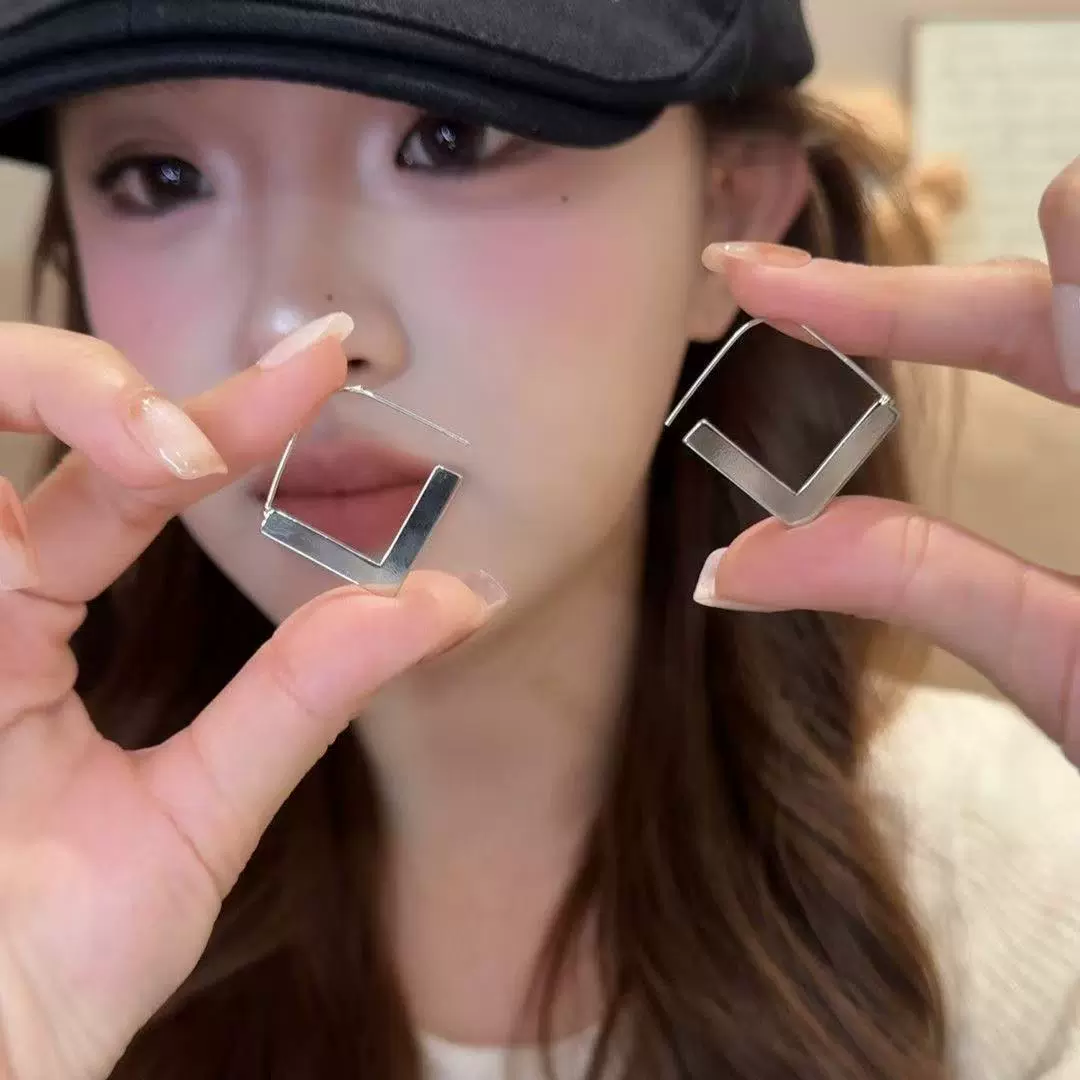 银色几何菱形耳环2025新款独特设计感耳钩耳环冷淡风时尚气质耳饰