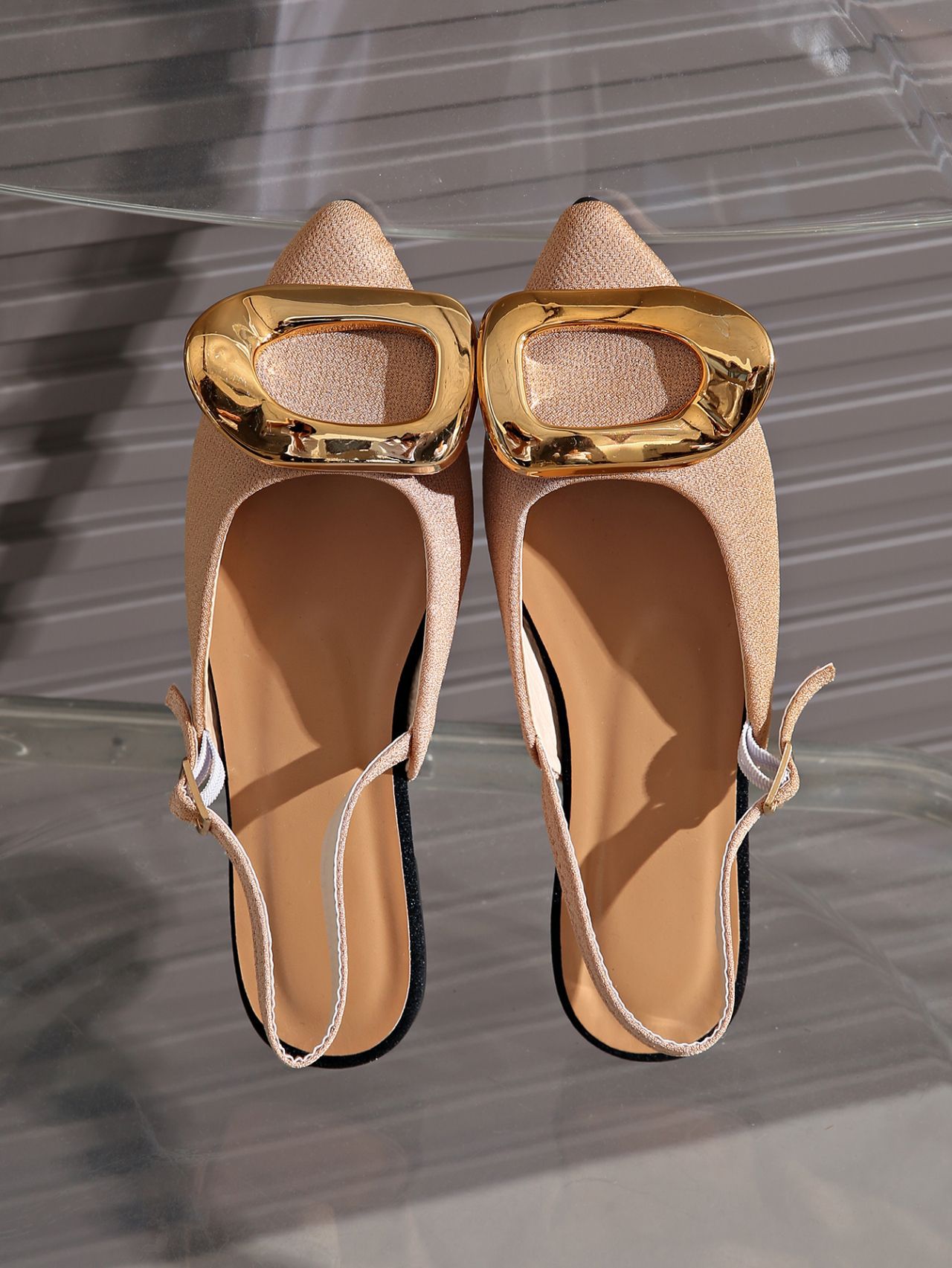Women's Pointed Toe Flat Sandals Summer New Style Puff Toe Metal Cloth Shoes_vogvips.com
