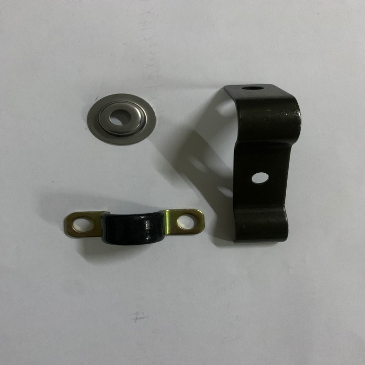 供应五金配件五金冲压件 汽车电力卡扣管夹 304标志牌抱箍卡箍