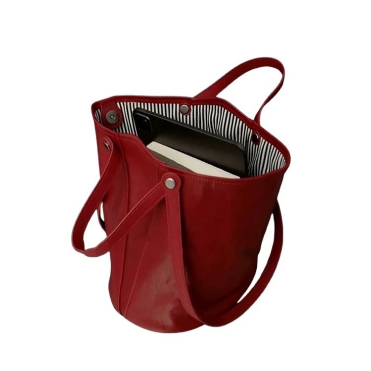 Women's Retro Red Bucket Bag 2026 New Arrival Large Capacity Commuter Tote Bag Niche Designer Wedding Handbag - Thumbnail 5