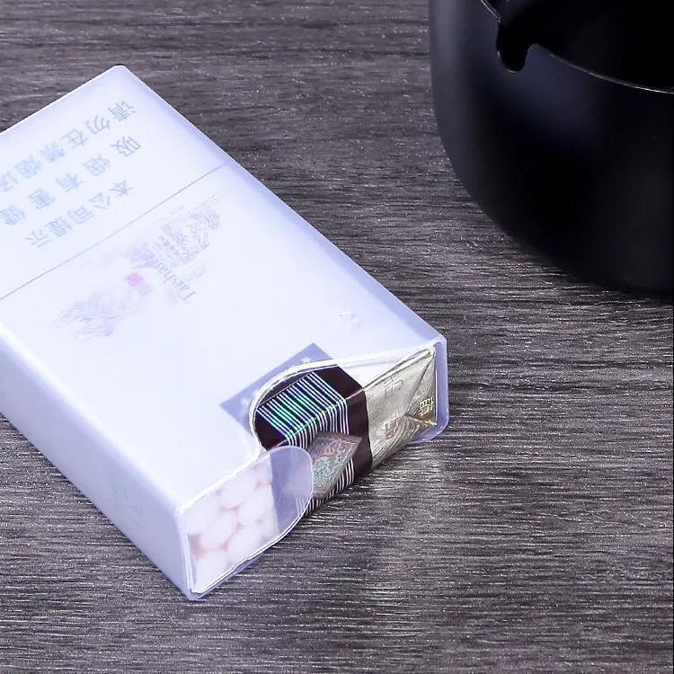 厚手のたばこ箱ソフトパックのたばこ箱は全部で20本を入れて携帯しています。|undefined
