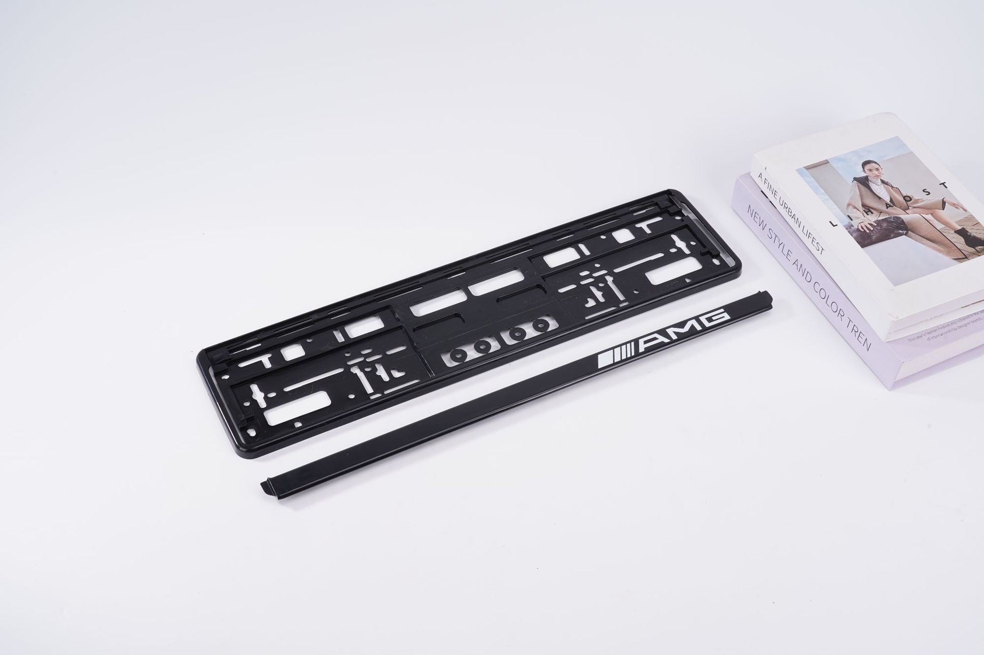 Best-selling European-style license plate frame, European standard license plate holder, ABS plastic European specification license plate frame, waterproof European license plate frame