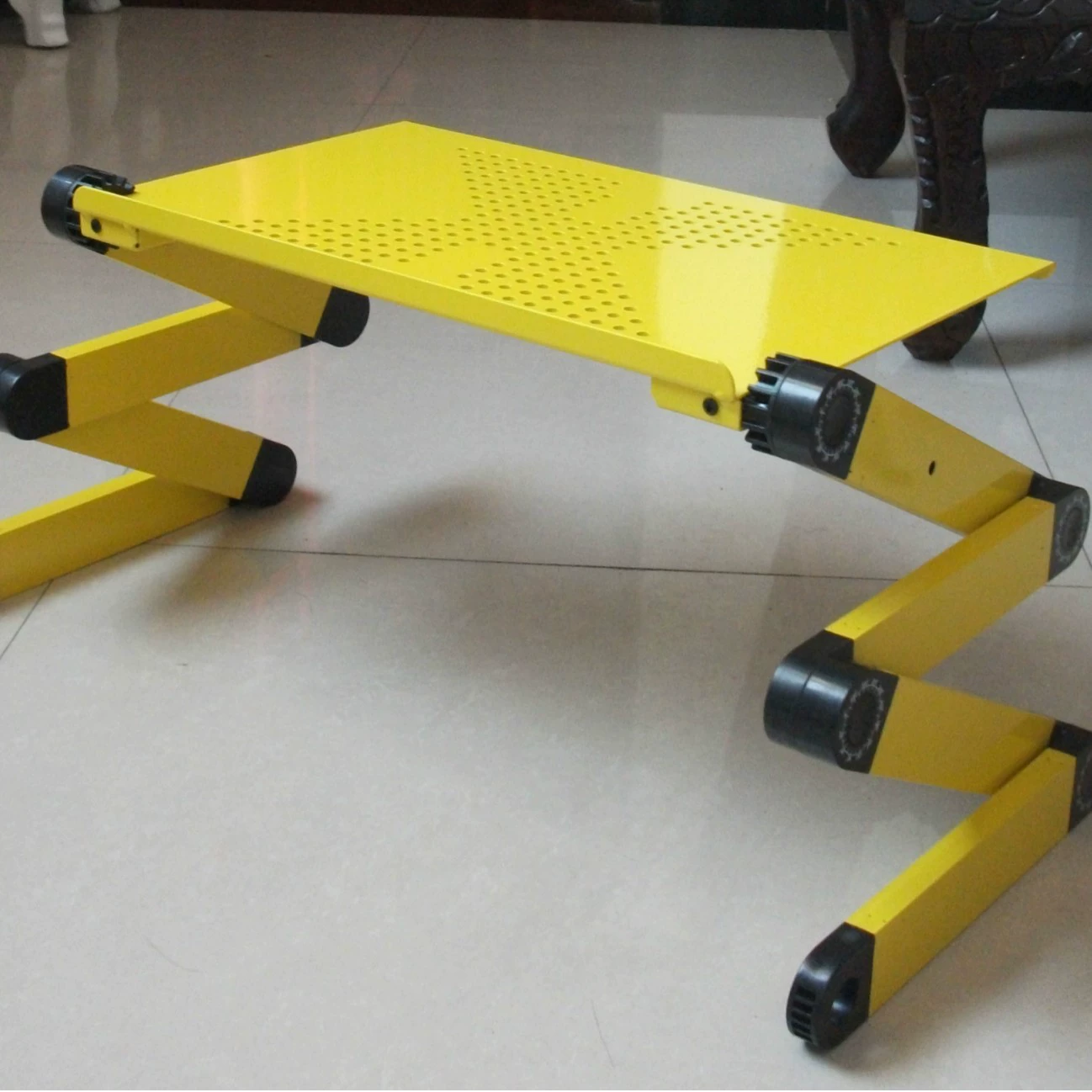 Один из поколения в поколение ленивый стол кровать складной простой стол общежитие подъемный стол алюминиевый стол для ноутбука