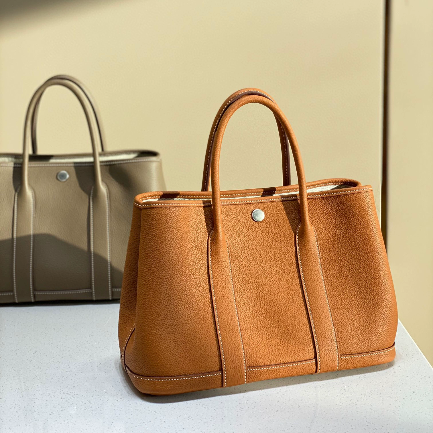 Handheld fashionable leather capacious shopping bag