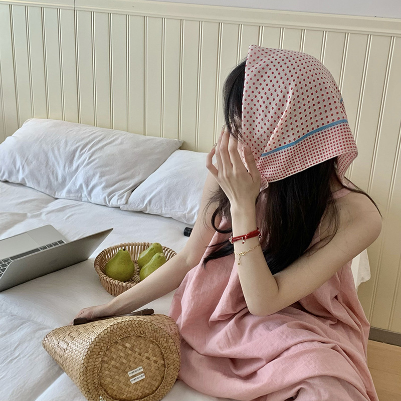 Pequeñas toallas cuadradas nuevas flores frescas coreanas simple estilo retro atmósfera sensación de pañuelo de seda bufandas decorativas