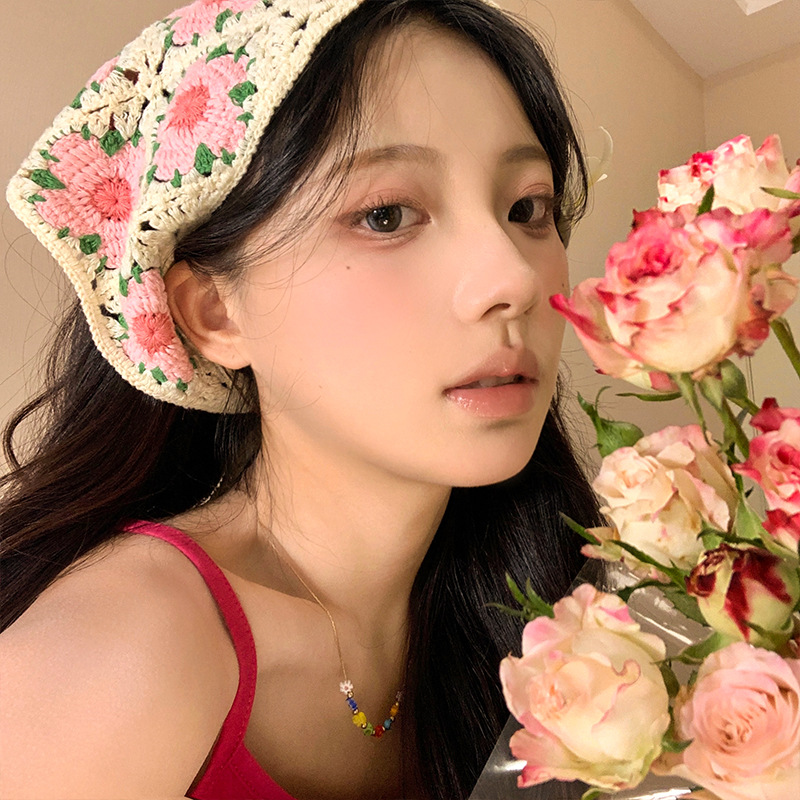 La atmósfera de la playa de flores triangulares de punto turbante de mujer estilo retró pastoral francés correa de pelo para tomar fotos