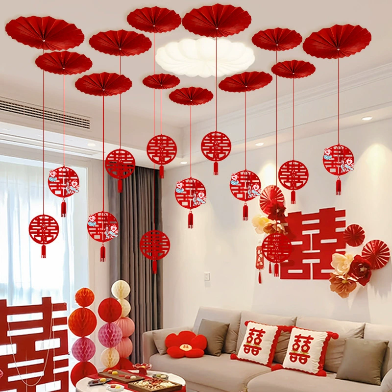 Свадебная комната меблированная гостиная свадебное украшение мужчина новый дом женщина висит на потолке