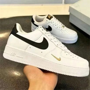 ����AF1��܊һ̖�ڽ�У�@������h��Ů��H���e�����\�Ӱ�Ь