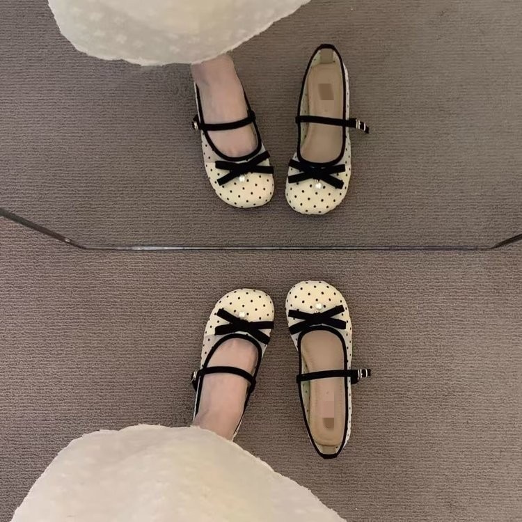 Xiaofang punto de tormenta de verano y otoño 2026 nuevos zapatos de arco de sol suave de dama zapatos solteros zapatos Bean