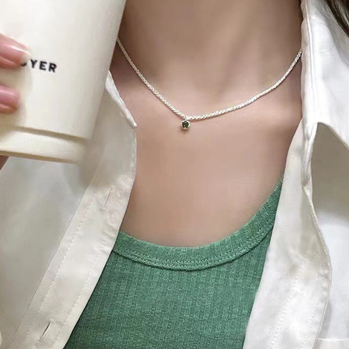 Minimalist Sweet Olive Green Diamond Pendant Starry Sky Necklace, Unique Light Luxury Shimmering Clavicle Chain