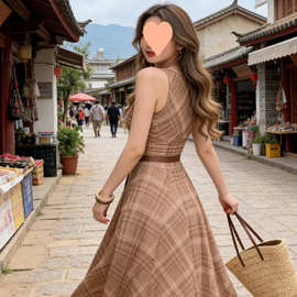 度假风撞色格纹无袖连衣裙女夏季气质名媛A字裙裙子收腰显瘦长裙