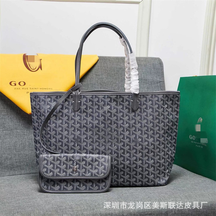 짙은 회색