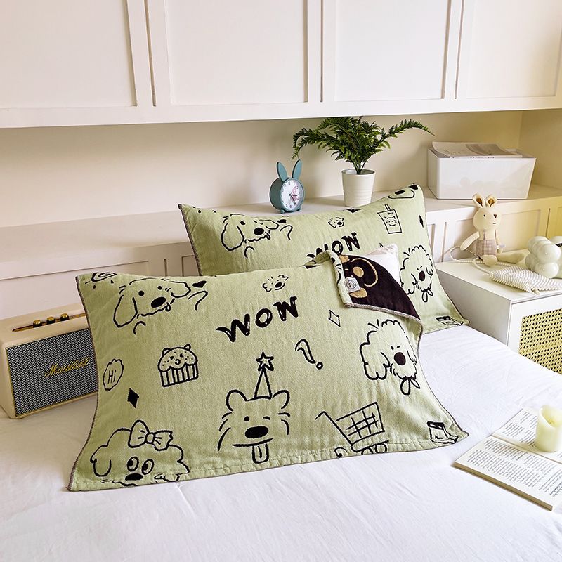 A pair of 100% cotton four-layer gauze face towels, pure cotton sweat-absorbent single head-oil-proof towels, with enlarged pillow cushion towels