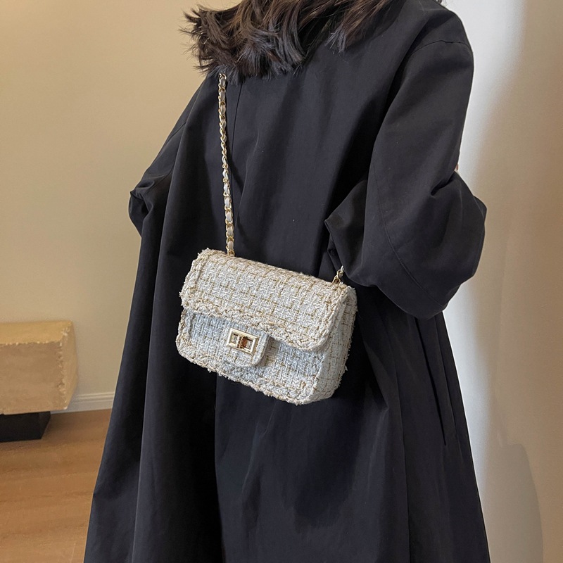 Borsa a tracolla piccola quadrata obliqua con catena sottobraccio da donna autunno/inverno 2024_voghion.com