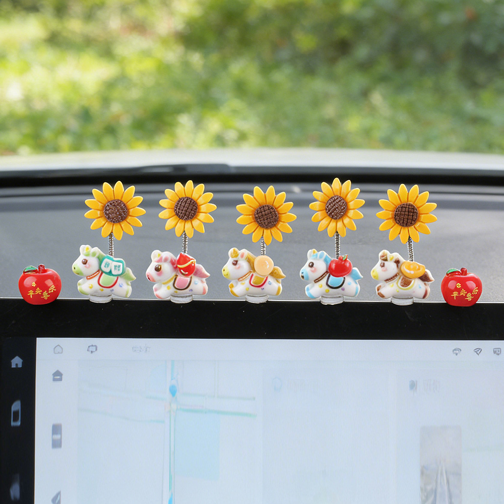 2026 nuevo año del caballo pequeños adornos de automóvil para hacerse rico ponies girasol oscilante decoración de consola central del automóvil