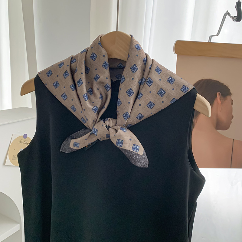 Bufanda de seda, bufanda cuadrada pequeña, nueva flor de anacardo, bufanda de seda de imitación, protección para el cuello de alta calidad, bufanda, chal, diadema