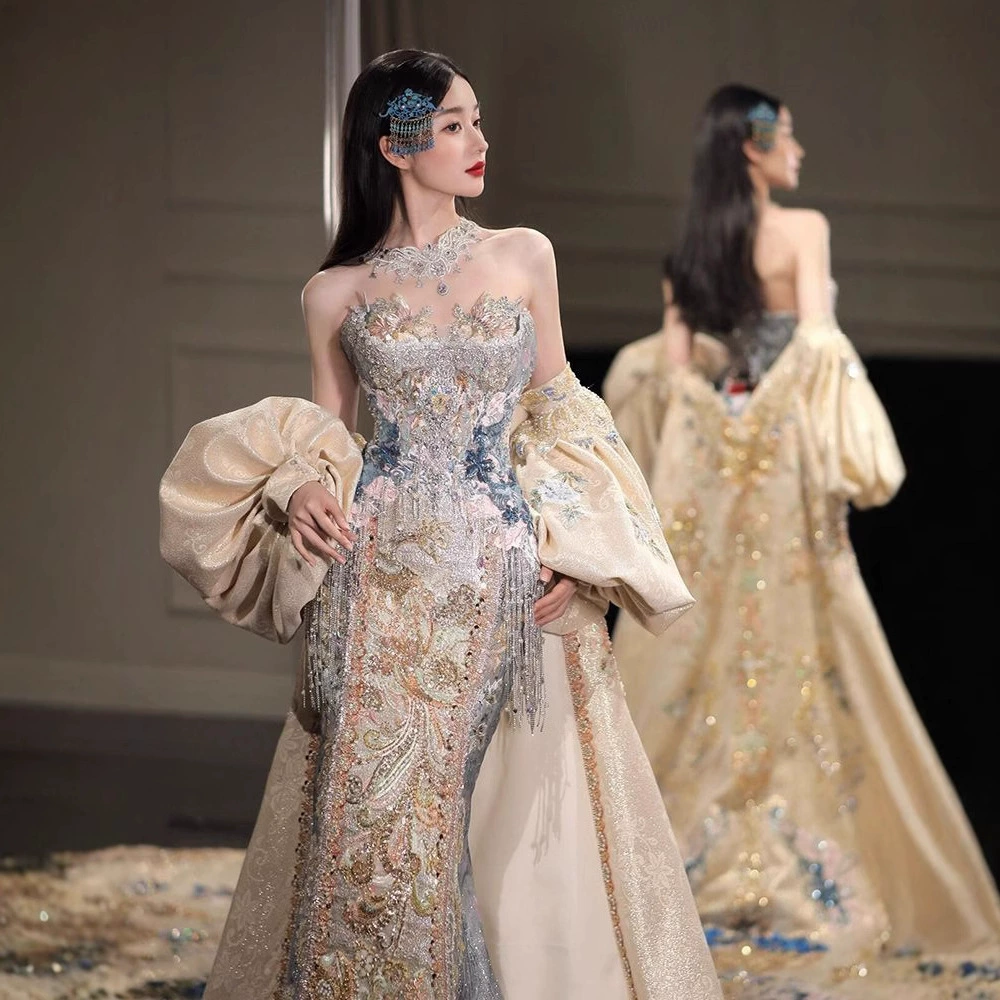 Summer wedding dress, "fish tail" cut