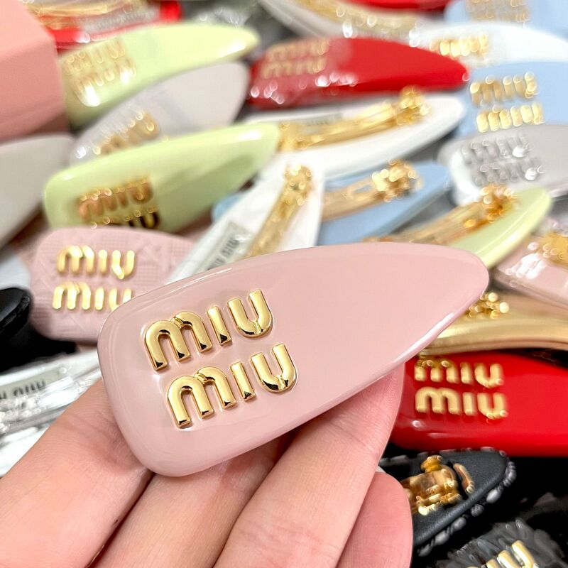 MIU缪女士韩系经典糖果色PU皮字母发夹女金属弹簧多色侧边面包夹|undefined