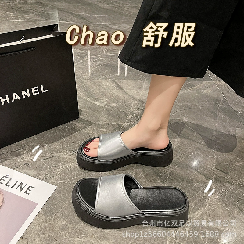 Коммутационные простые толстые тапочки Верхняя одежда Женская 2023 Новая летняя удобная Пляжная обувь на платформе с рыбьим ртом