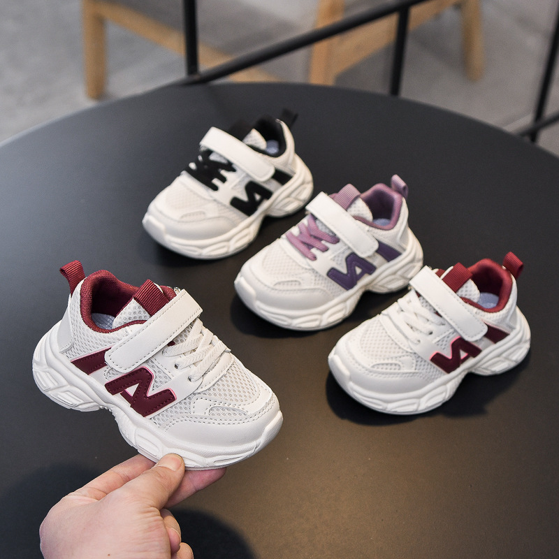 Una primavera de 2025 zapatos deportivos para niños de 1 - 6 años de edad, zapatos de corrida de malla, zapatos de suela suave para niñas