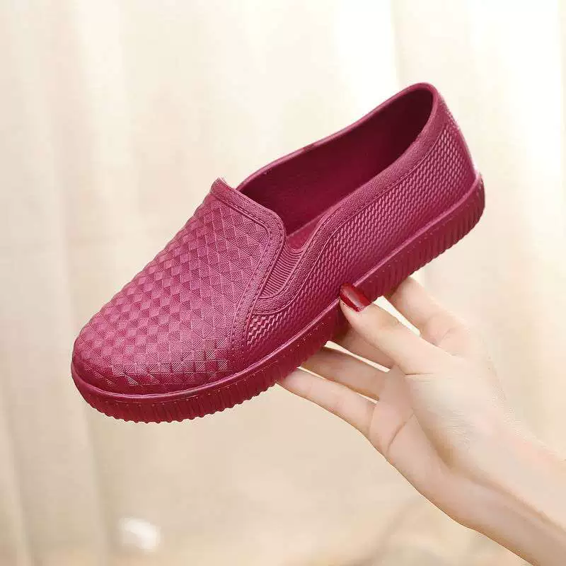 Новые летние резиновые сапоги для женщин, осенняя обувь, нескользящая модная женская обувь, водонепроницаемая обувь для работы на кухне, водонепроницаемые туфли с короткими трубками и носком.