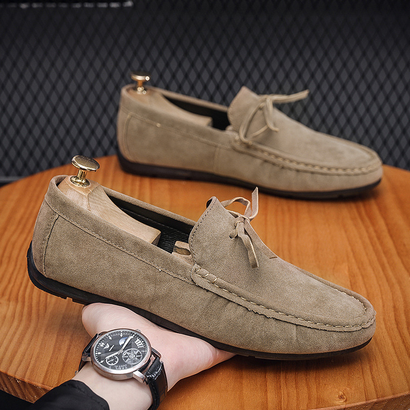 Zapatos Doudou para hombre verano 2025 nuevos zapatos de cuero esmerilado de terciopelo perezoso de un pie zapatos de moda de conducción de negocios para jóvenes