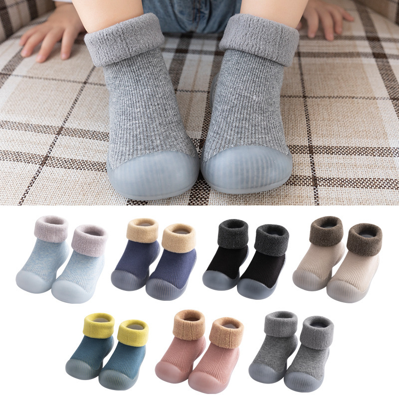 Otoño y invierno para bebés zapatos para niños con suela suave antideslizante para el hogar zapatos de interior impermeables calcetines de piso para bebés
