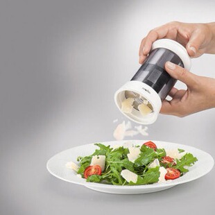 Stainless steel mini cheese grater children's food supplement grinder grinding grater one-piece delivery